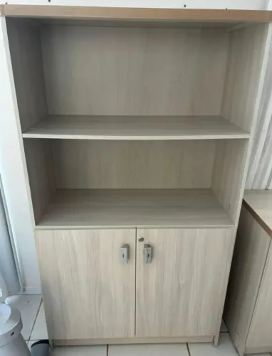 Armário Alto de escritório