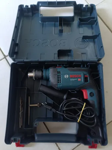 Furadeira de Impacto Bosch GSB 16 RE 850W Em Maleta
