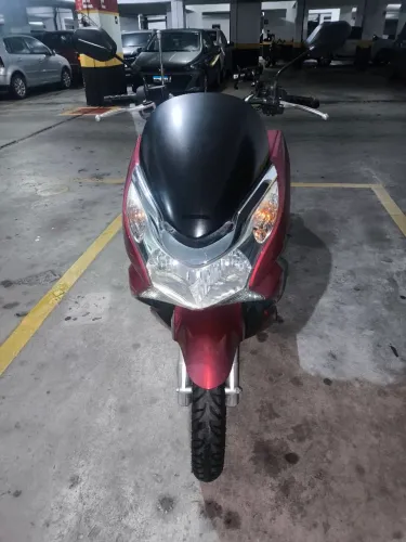 Honda PCX 2014 | 63.530 km | R$ 9.700 | Revisada