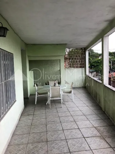 Sobrado à Venda em Cipava, Osasco - 5 Dormitórios e Quintal