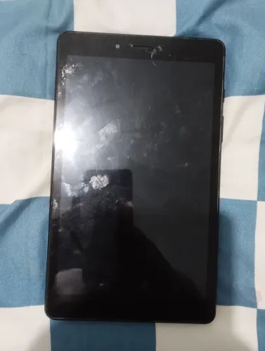 Tablet tela quebrado mais ele liga da pra ver uma parte