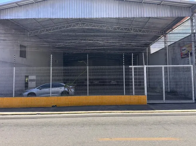 GALPÃO PARA ALUGUEL NO BOM SUCESSO  594 m²!