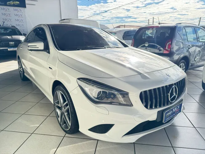 Mercedes-Benz CLA-200 Vision 1.6 TB 16V Flex Aut. 2014