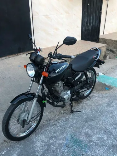 Vendo fan 125 muito nova