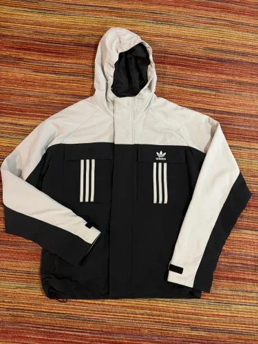 Jaqueta Adidas Masculina Tamanho P (grande) - impermeável - de Londres!