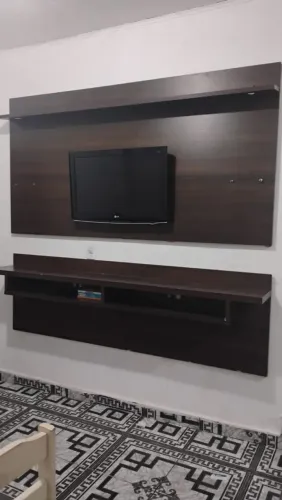 Vende-se rack de TV em boas condições. Pra sair logo