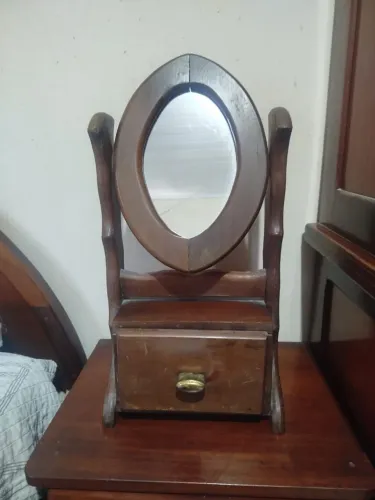 Vendo peças em madeira de lei