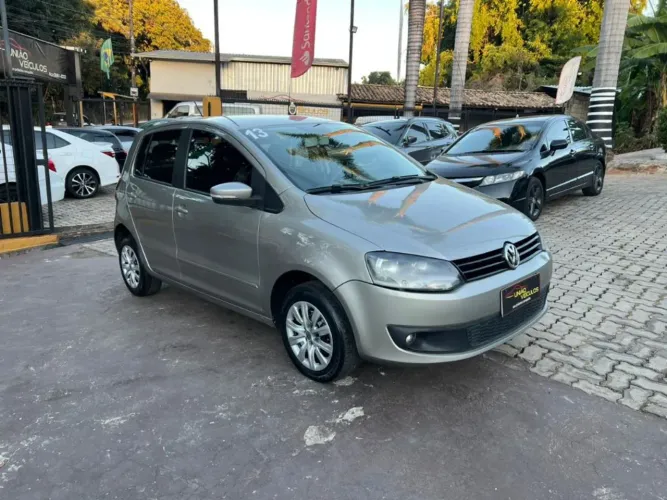 Volkswagen Fox 1.0 MI Total Flex 8V 5P 2013