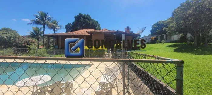 Chácara em Mairinque (Dona Catarina) com Piscina e Lareira 3 Dorms, 3 Banheiros, Mobiliad