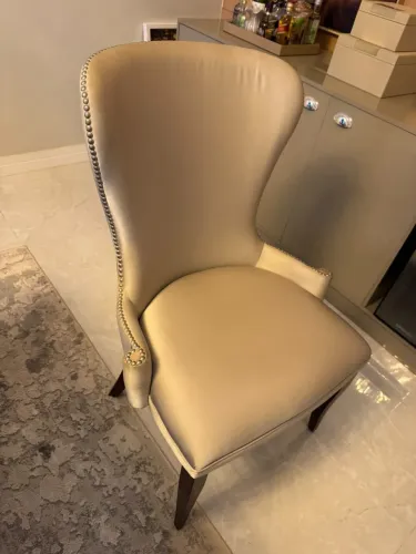 Cadeira para mesa de jantar ( pontas da mesa)