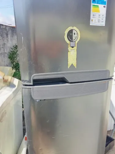 Geladeira Continental inox conservada frost free