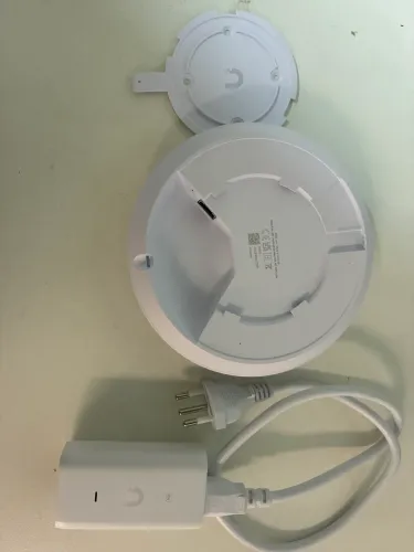 Unifi AP U6+ + PoE