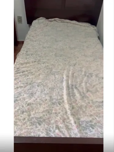 Cama de madeira