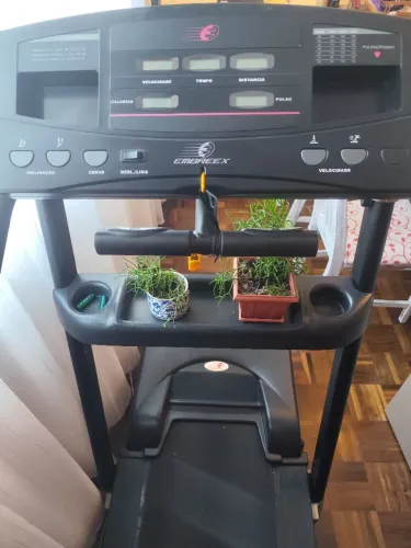 VENDO ESTEIRA EMBREEX 561- PERFEITO ESTADO DE CONSERVAÇÃO