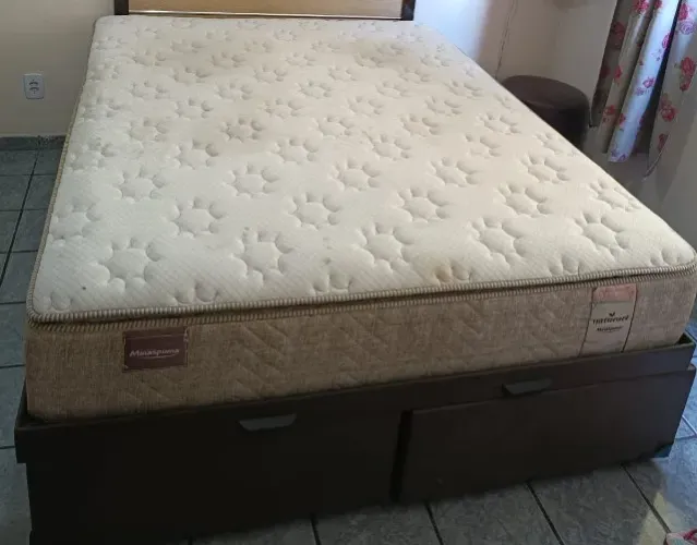 Cama Box King + Colchão D60 Molas Ensacadas | Pouco uso | Conforto top