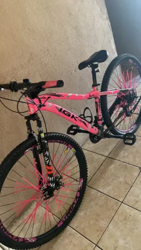 Vendo bicicleta aro 29 conta nota fiscal semi nova