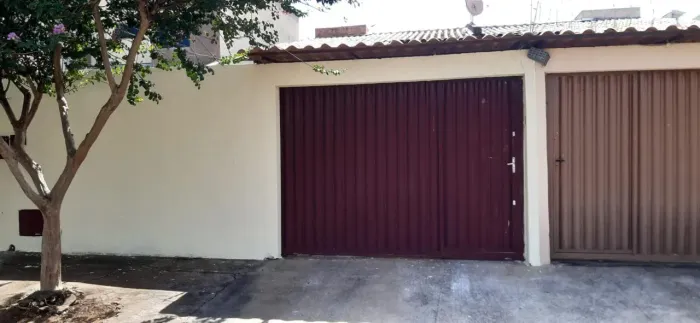 Casa para Venda em Goiânia, Goiá 2, 3 dormitórios, 1 suíte, 2 banheiros, 2 vagas