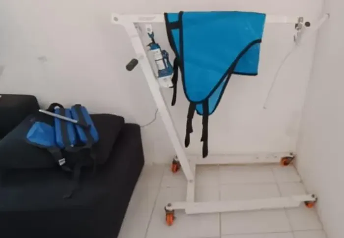 Guincho/elevador para idosos e acamados.