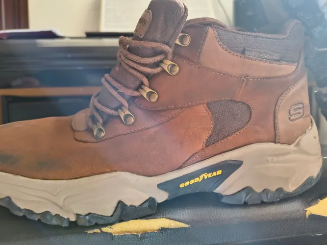 Bota Skechers Goodyear 45