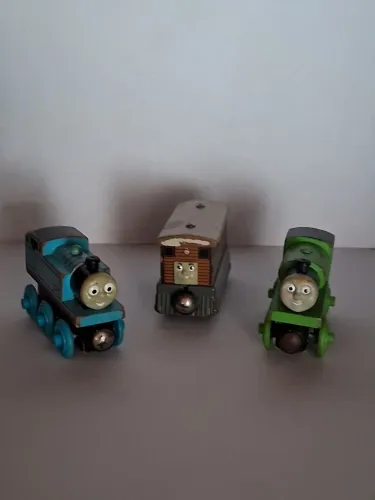 Personagens Thomas e seus amigos em madeira Wooden Railway Learning Curve (preço unitário)