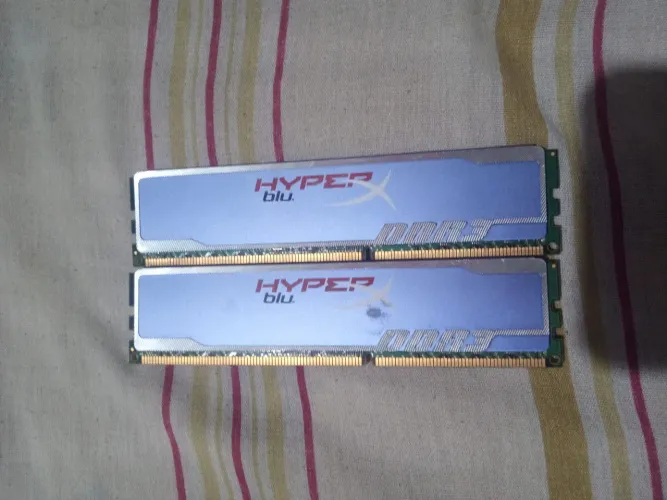 Memória ram ddr3 hiperx 4gb cada