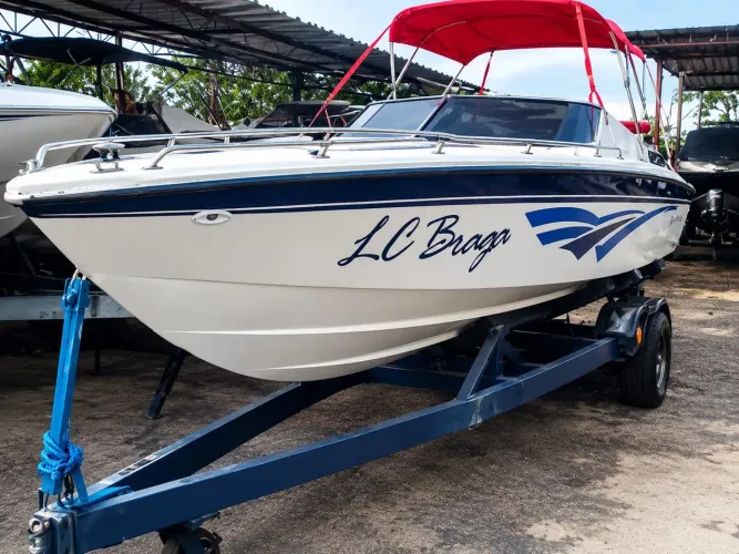 Lancha Magnum 28 Pés a venda