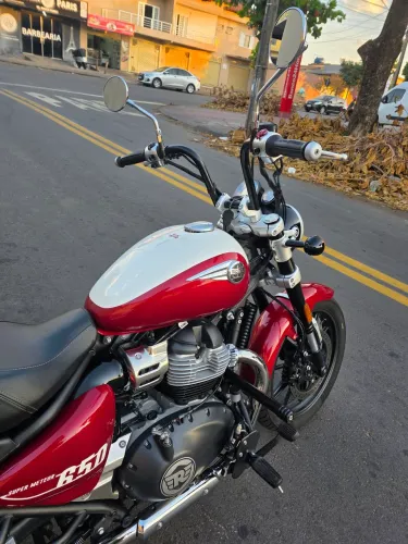 Royal Enfield Super Meteor Celestial Red 