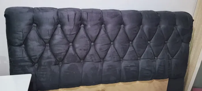 Cabeceira de suede cama queem