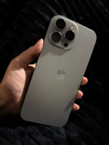 iPhone 16 Pro Max - 256gb | Bateria 93%