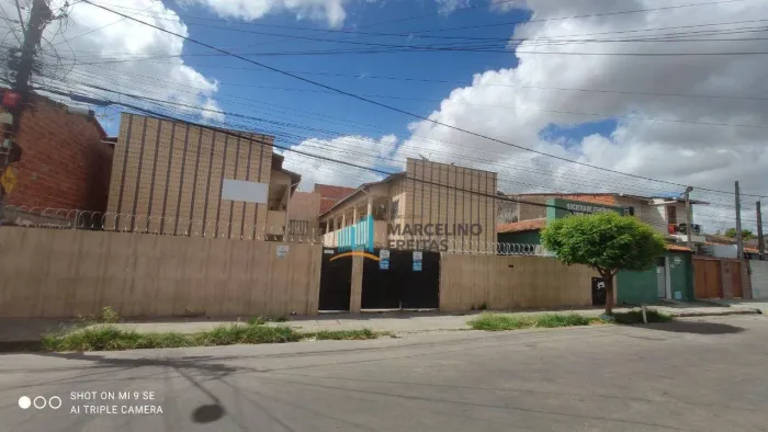 Apartamento com 2 dormitórios para alugar, 50 m² por R$ 580,00/mês - Manuel Sátiro - Forta