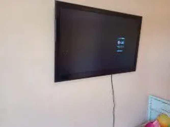 Vendo Tv LG 42 polegadas placa de vídeo queimada e entrada AV quebrada