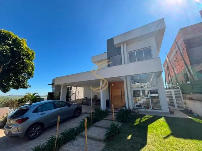 EXCLUSIVA: Casa de Alto Padrão com Vista para a Mata no Campos do Conde