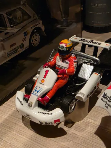 Miniatura 1:18 kart mclaren marlboro raro