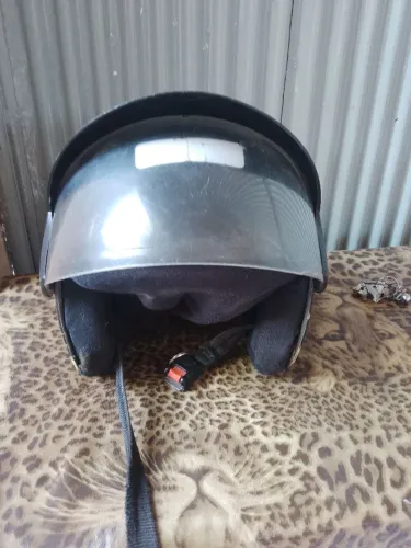 Capacete aberto