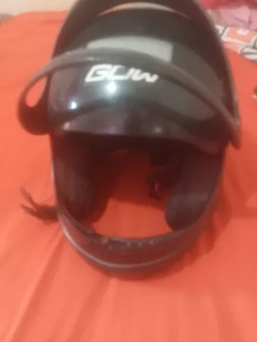 Vendo este capacete usado