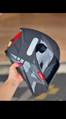 Vendo capacete Axxis Segment Frantic B5, cor preto/vermelho
