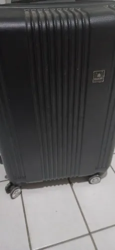 É mala para viajar de rodinho