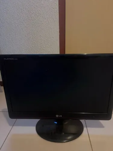 Monitor LG Flatron E2050T 20" LED - Entradas DVI e VGA