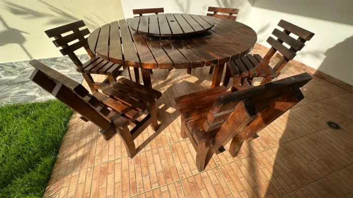 Mesa de madeira seminova