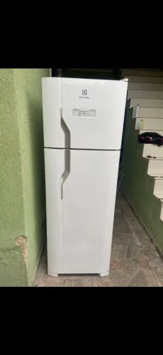 Geladeira Electrolux Frost Free 340 Litros 127 Volts
