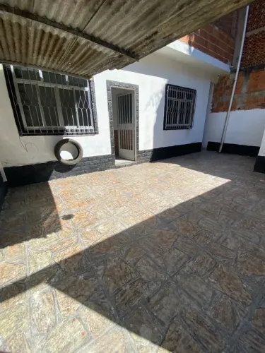 Casa de 04 quartos com garagem no Ilha Parque