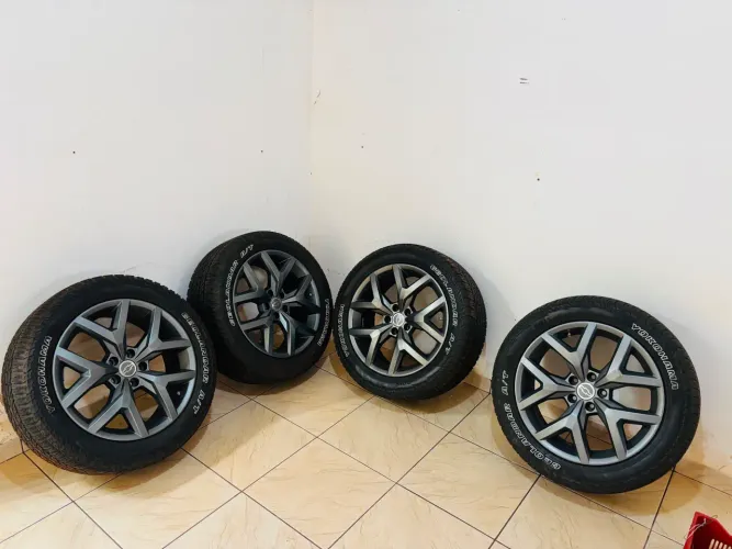 Vendo pneus YOKOHANA