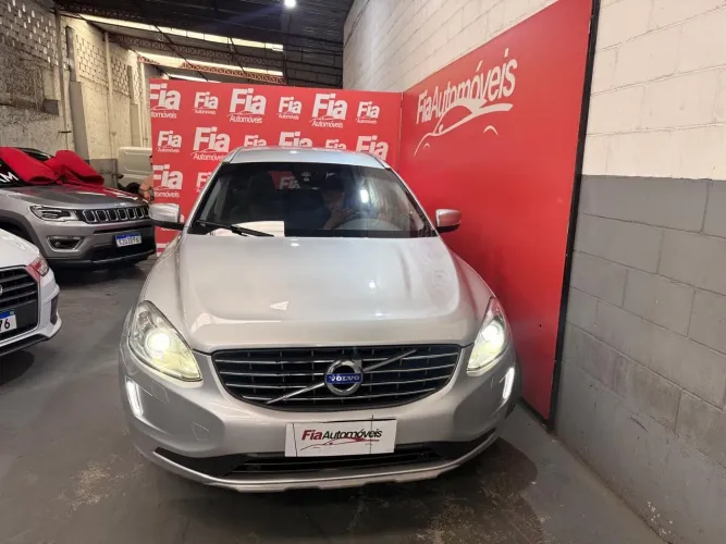 Volvo XC 60 T-5 Momentum 2.0 245cv FWD 5P 2016