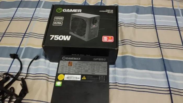 Fonte Gamemax GP650, 650W, 80 Plus Bronze, PFC Ativo, Com Cabo, Preto - GP650