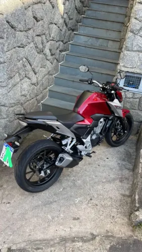 Honda CB Twister 300F 2026 - Apenas 3.000 km