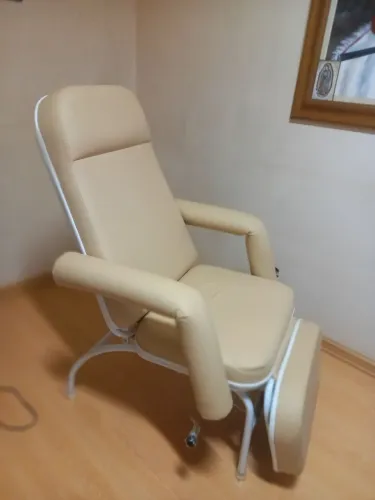 Poltrona de repouso . Várias posições de descanso . Novinha, quase sem uso