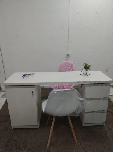 Mesa Reta MDF Branco - Escritório, Alongamento Unhas