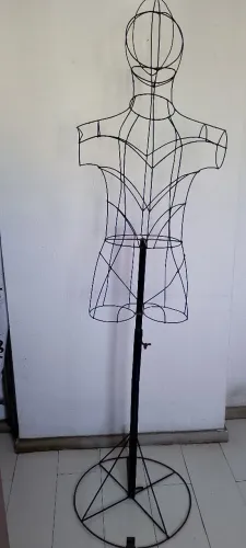 Manequim de ferro