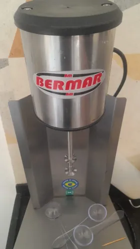 Máquina Bermar p Milkshake pouco uso comprada nova R$ 750.00