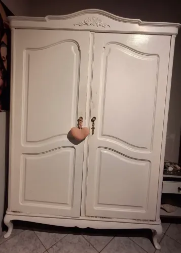 Guarda roupa antigo